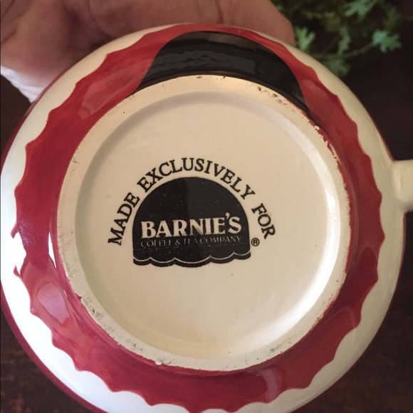 Barnie’s Christmas Santa Mugs - Picture 2 of 3